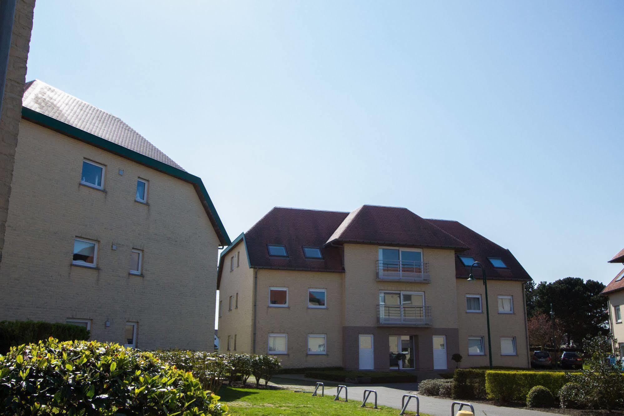 Holiday Suites De Haan Exterior photo